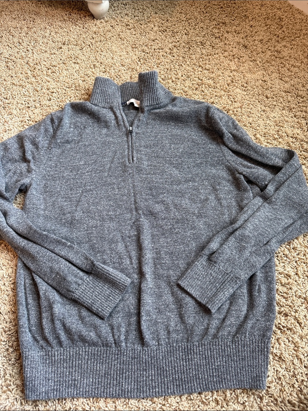 GAP Men's Gray 1/4 zip Sweater